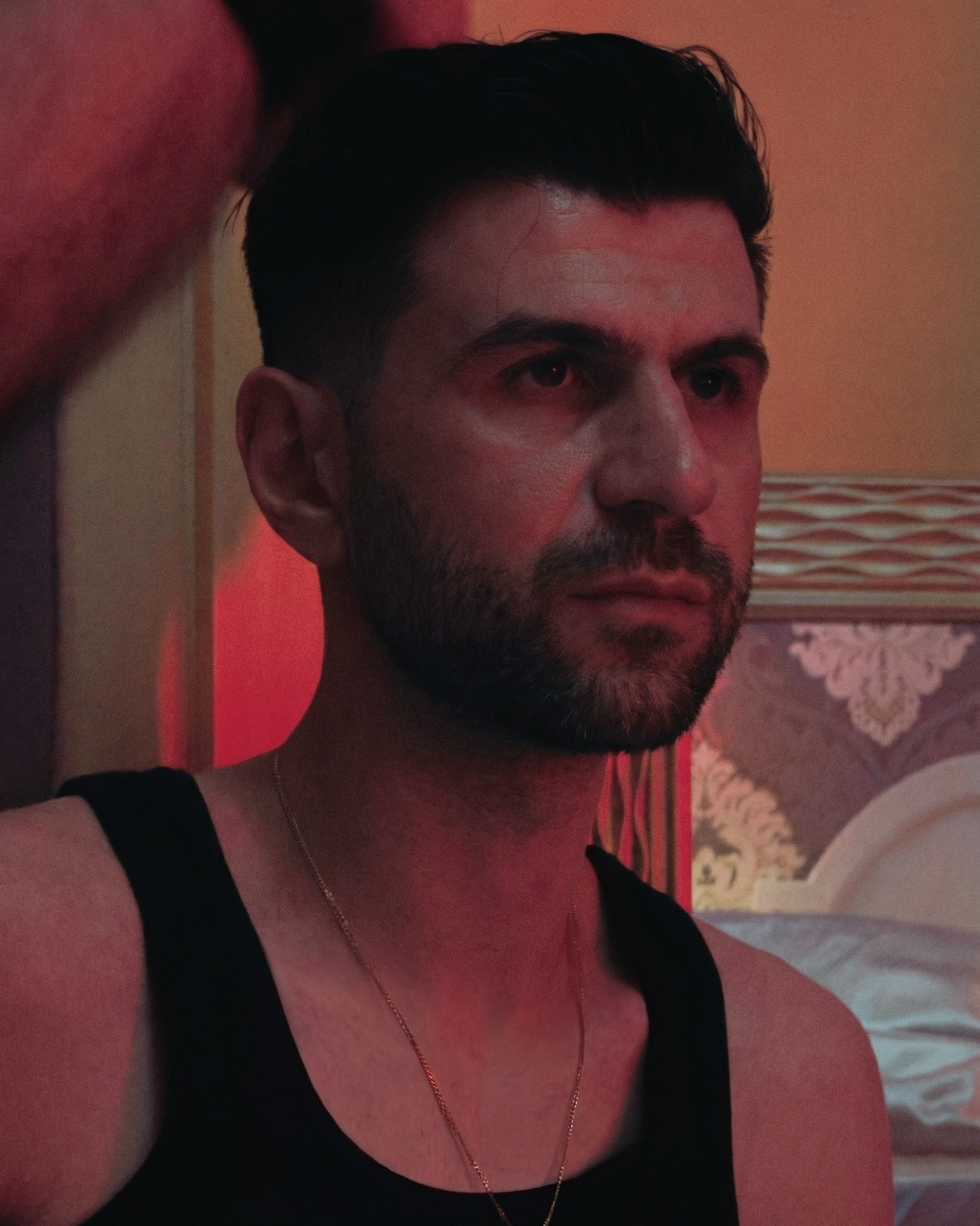 -ɪᴛ'ꜱ ꜱɪʀᴏ ʙᴇʜɪɴᴅ ᴛʜᴇ ꜱᴄᴇɴᴇꜱ-